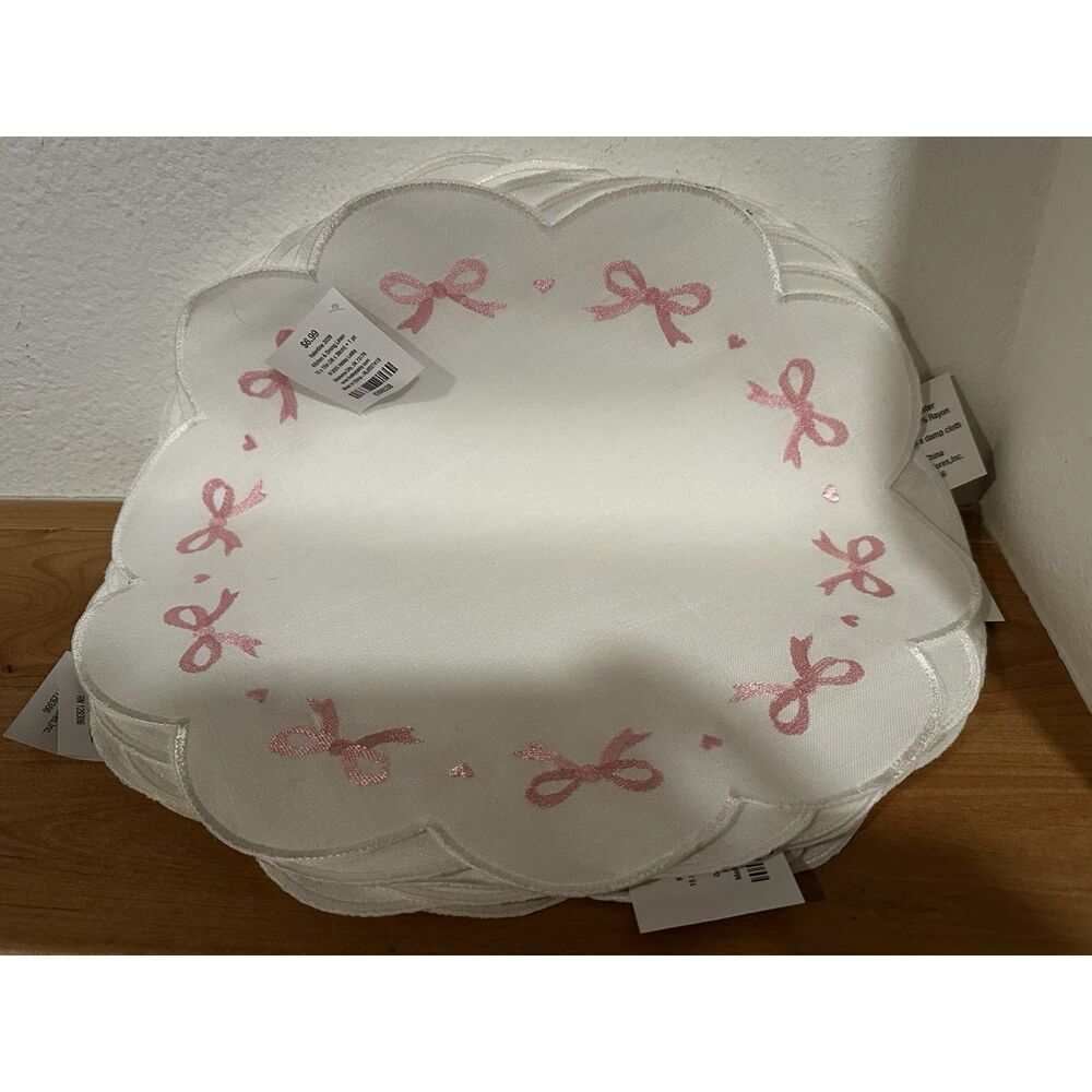Scalloped Bow Embroidered Placemats Set Pink & White Cottagecore 8 pieces - Picture 2 of 3